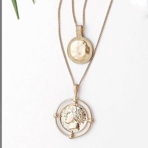 NWT 18 karat gold plate necklace medallion set